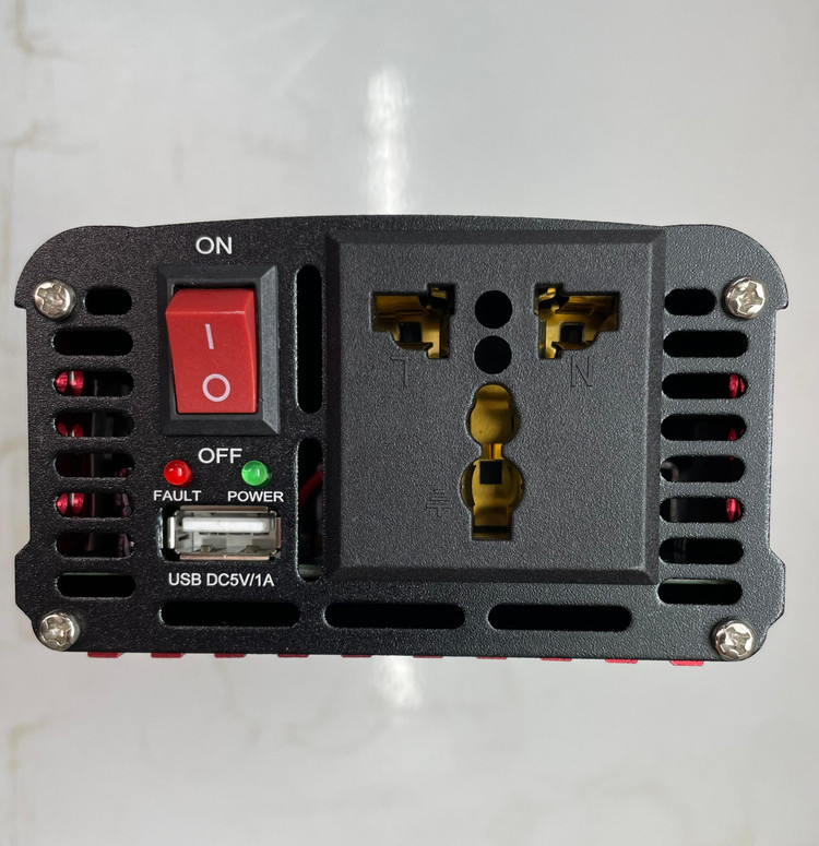 اینورتر خورشیدی Sunchonglic مدل FS-2000A (تبدیل DC 12 ولت به AC 230 ولت، موج اصلاحشده)